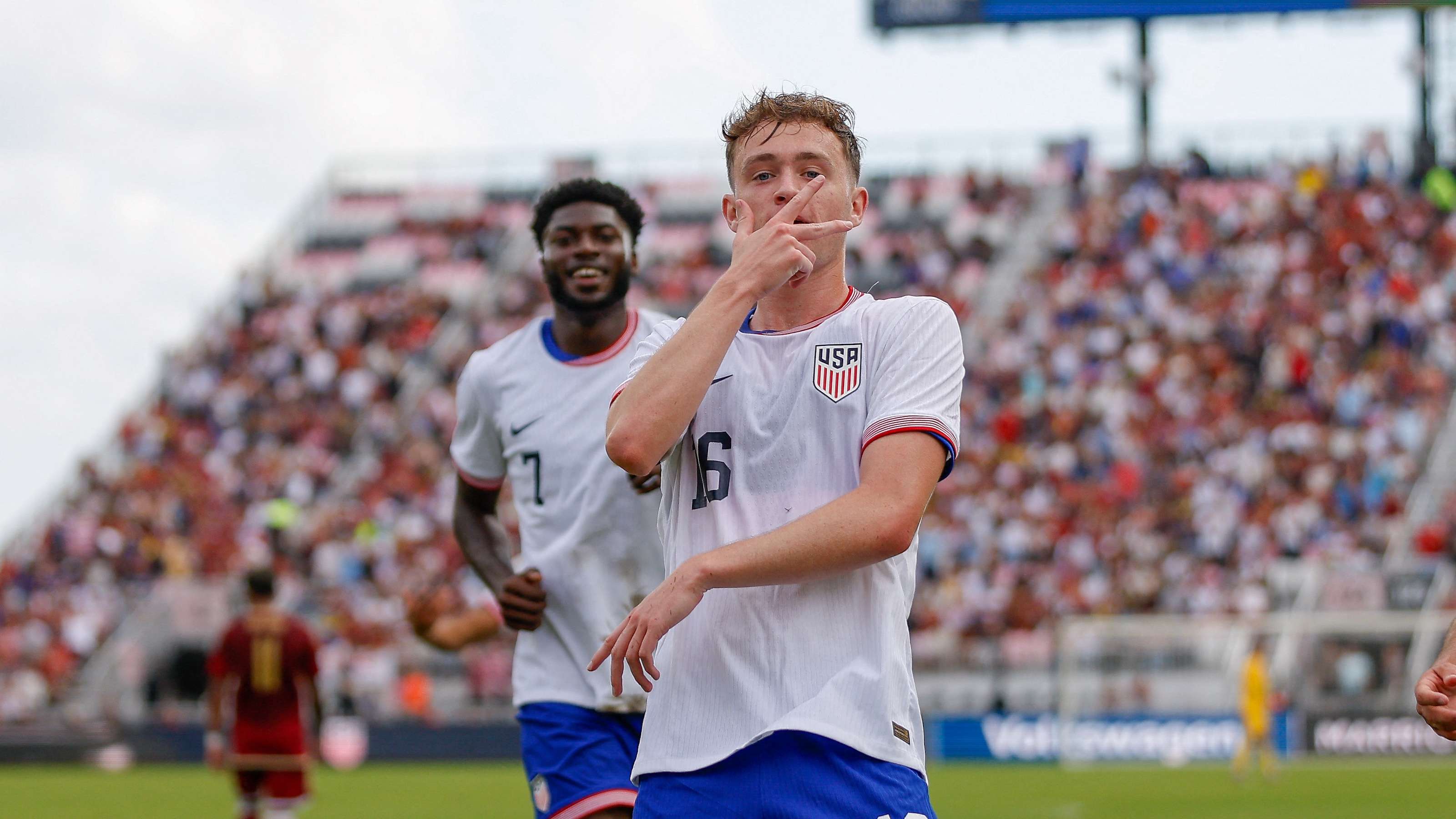 占据一席之 占据一席之